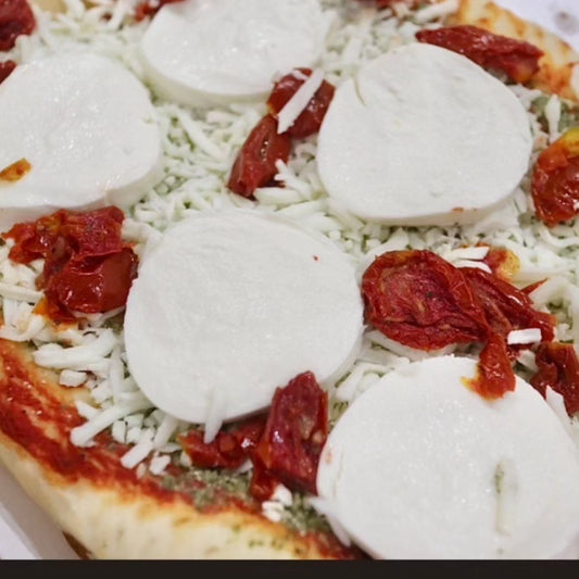 Fresh  mozzarella pizza 764g