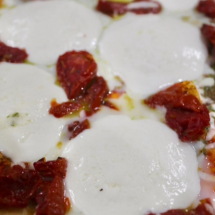 Fresh  mozzarella pizza 764g